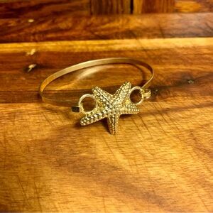 Starfish Hook Closure Bangle for Women